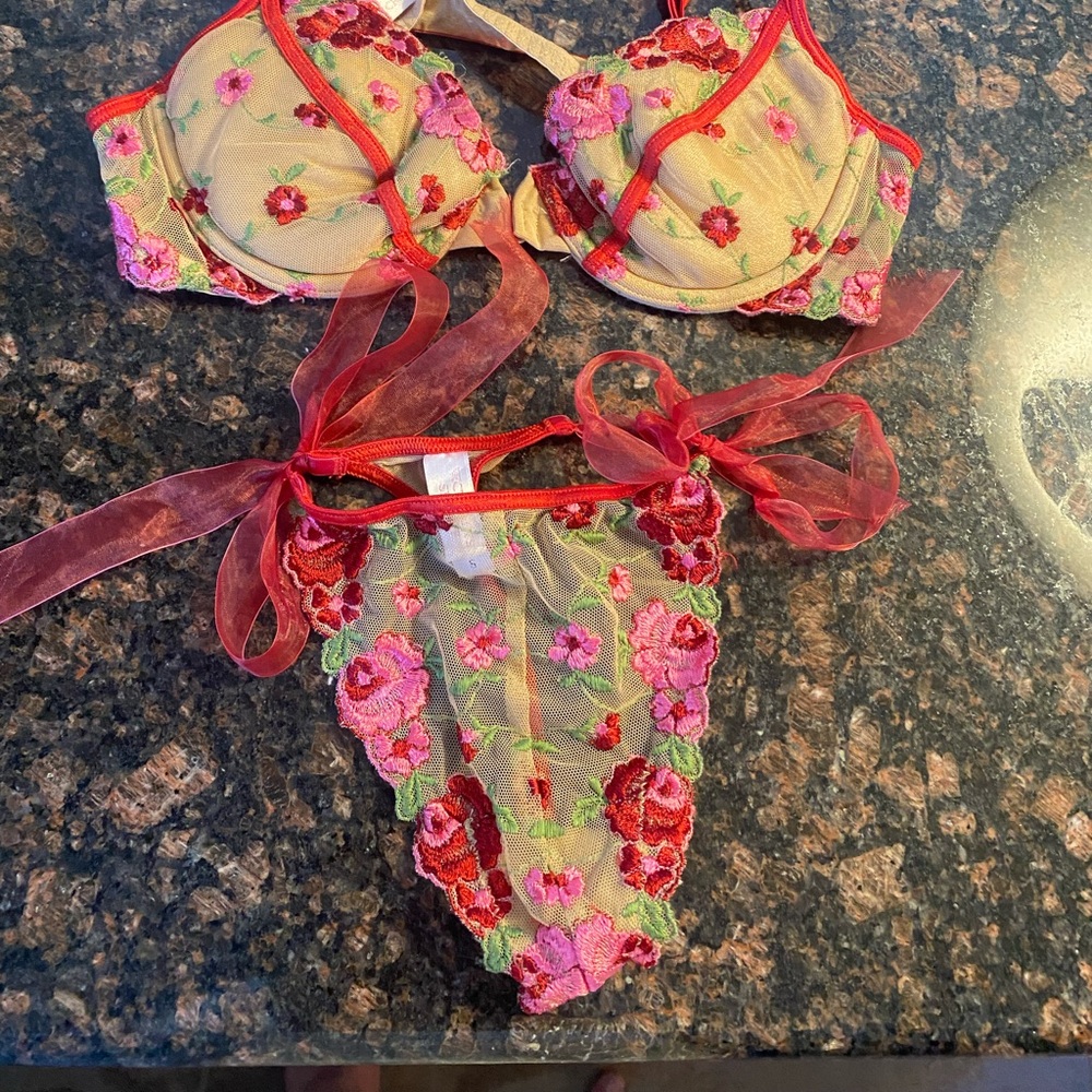 Victoria Secret Bra and Panty set, S